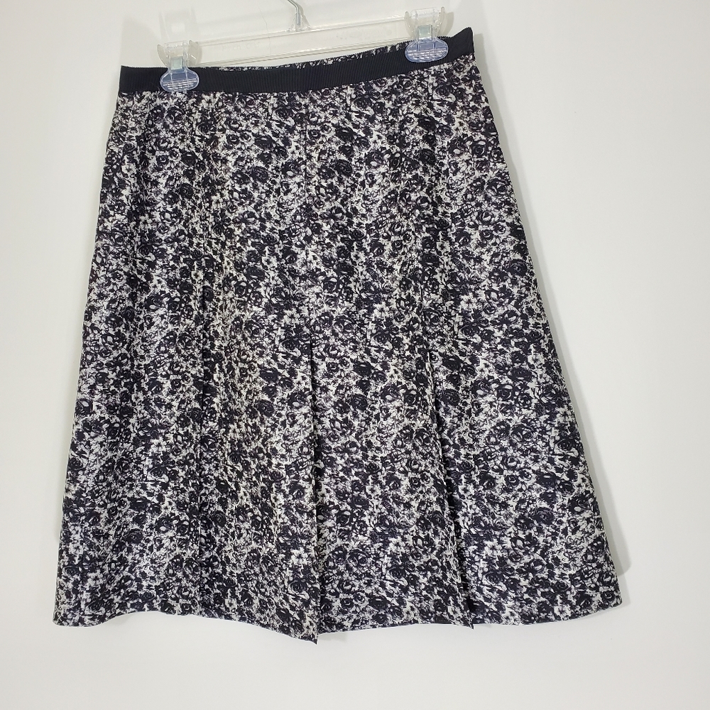Banana Republic black/white 100%silk skirt, size 4